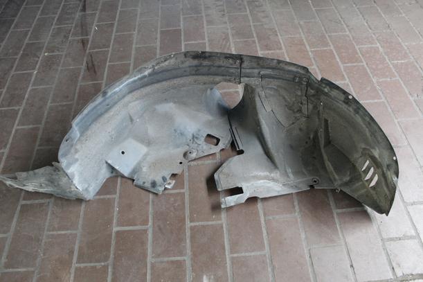 Foto: INNENKOTFLÜGEL / RADHAUSSCHALE RECHTS eines Mercedes-Benz A 160 CDI CD Diamant