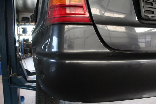Foto: STOSSFÄNGER / STOSSSTANGE HINTEN eines Mercedes-Benz A 160 CDI CD Diamant