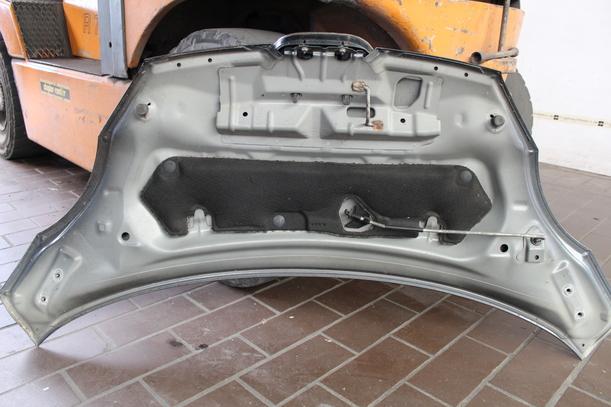 Foto: MOTORHAUBE eines Peugeot 107 70 CD Diamant