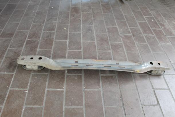 Foto: VERSTÄRKUNG HINTEN eines Peugeot 107 70 CD Diamant