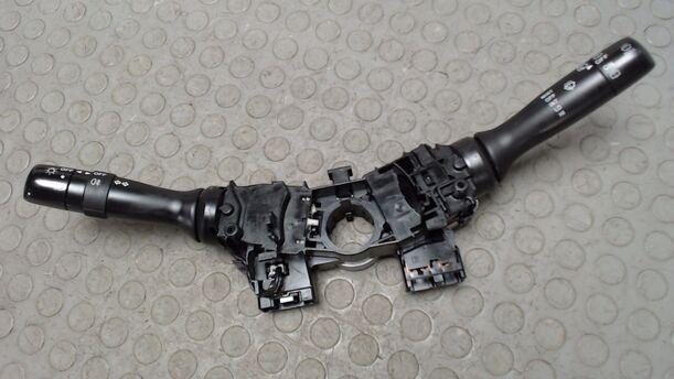 Foto: BLINKER / KOMBISCHALTER eines Peugeot 107 70 CD Diamant