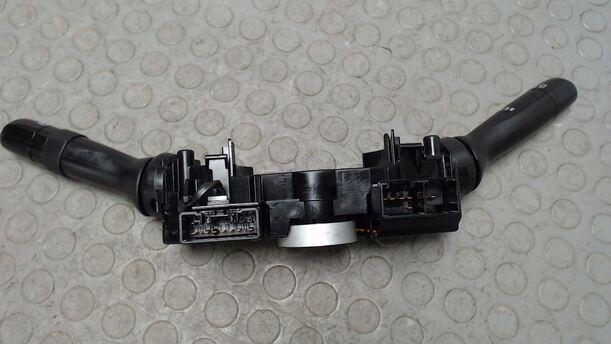 Foto: BLINKER / KOMBISCHALTER eines Peugeot 107 70 CD Diamant