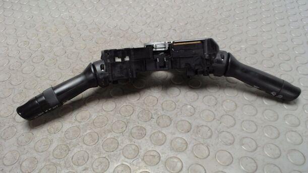 Foto: BLINKER / KOMBISCHALTER eines Peugeot 107 70 CD Diamant