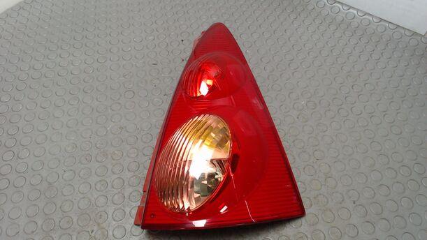 Foto: HECKLEUCHTE / RÜCKLEUCHTE RECHTS eines Peugeot 107 70 CD Diamant