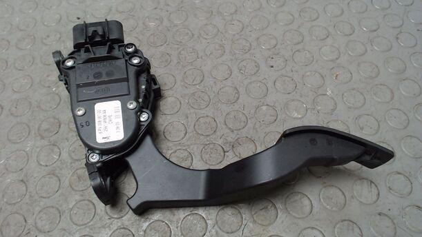Foto: GASPEDAL eines Ford Fusion 1.25 Edition