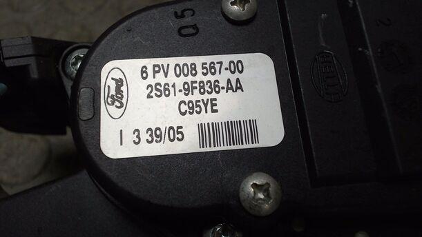 Foto: GASPEDAL eines Ford Fusion 1.25 Edition
