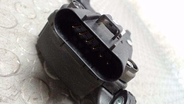 Foto: GASPEDAL eines Ford Fusion 1.25 Edition