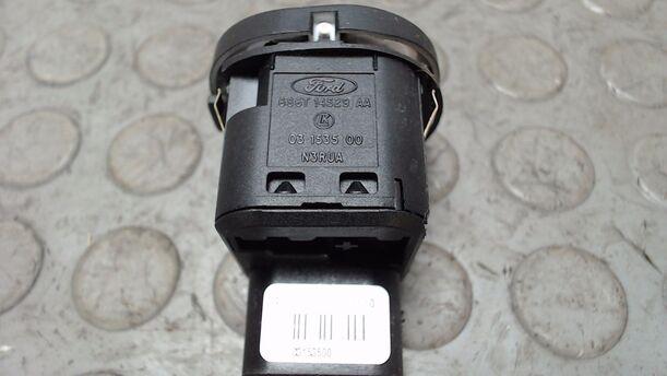 Foto: SCHALTER FENSTERHEBER VORN LINKS eines Ford Fusion 1.25