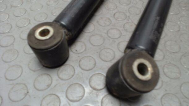 Foto: STOSSDÄMPFERSATZ HINTEN eines Ford Fusion 1.25