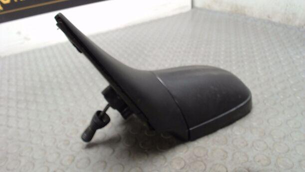 Foto: AUSSENSPIEGEL MECHANISCH LINKS eines Opel Corsa