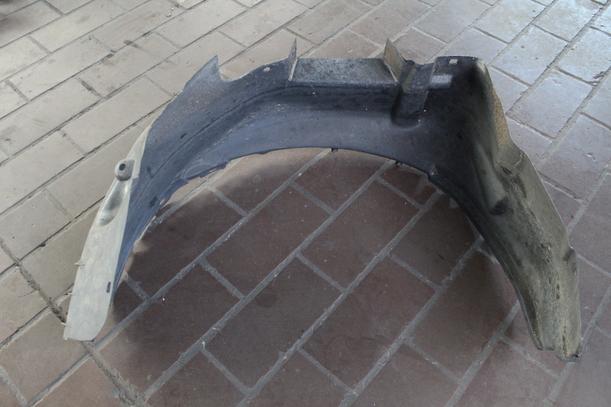 Foto: RADHAUSSCHALE/ INNENRADHAUS VORN RECHTS eines Opel Astra Cabrio 1.8i
