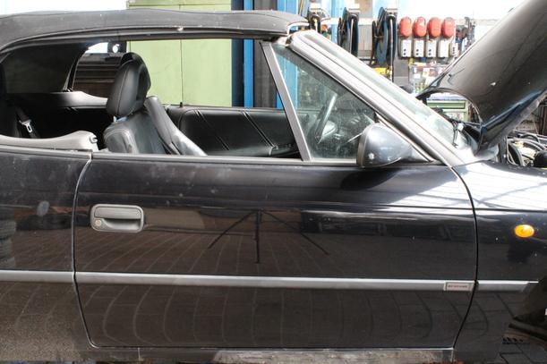 Foto: TÜR RECHTS ( CABRIO ) eines Opel Astra Cabrio 1.8i