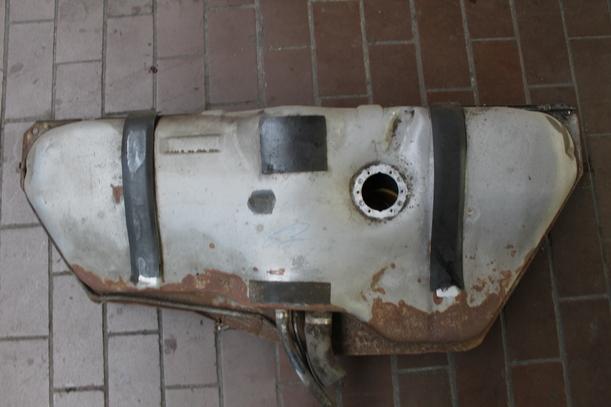 Foto: KRAFTSTOFFTANK ( CABRIO ) eines Opel Astra Cabrio 1.8i