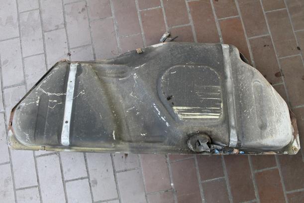 Foto: KRAFTSTOFFTANK ( CABRIO ) eines Opel Astra Cabrio 1.8i