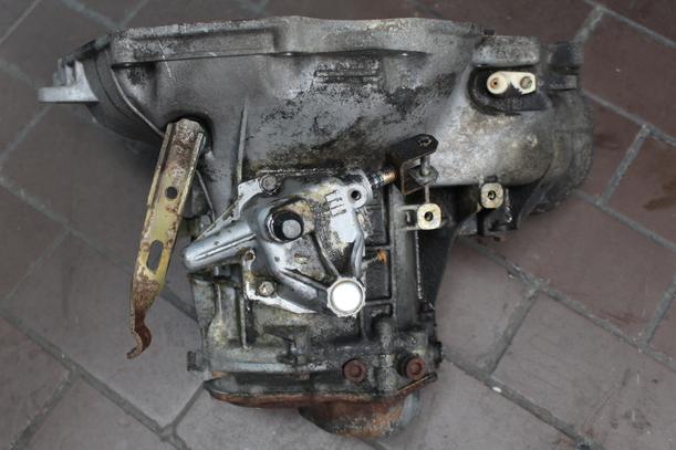 Foto: SCHALTGETRIEBE F18 W374 eines Opel Astra Cabrio 1.8i