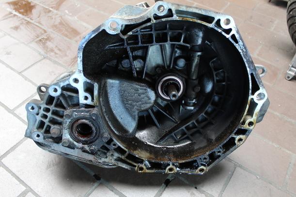 Foto: SCHALTGETRIEBE F18 W374 eines Opel Astra Cabrio 1.8i