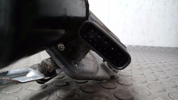 Foto: SCHEIBENWISCHERMOTOR VORN eines Opel Astra Cabrio 1.8i