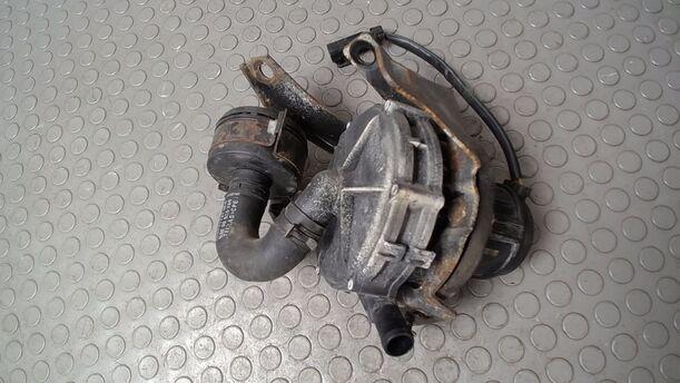 Foto: SEKUNDÄRPUMPE eines Opel Astra Cabrio 1.8i