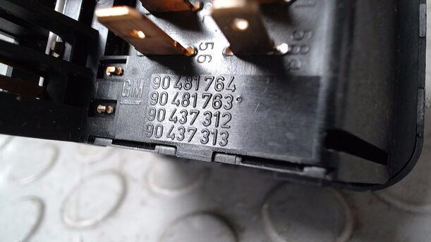Foto: LICHTSCHALTER eines Opel Astra Cabrio 1.8i