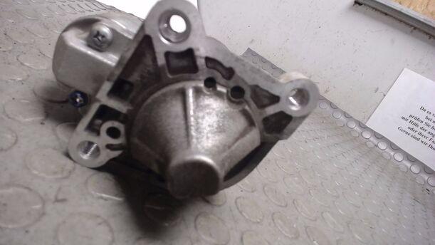 Foto: ANLASSER / STARTER eines Dacia Sandero 1.6 MPI