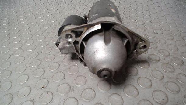 Foto: ANLASSER / STARTER  BOSCH eines Opel Astra Cabrio 1.8i