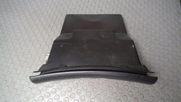 Foto: HANDSCHUHFACH ( FÜR BEIFAHRERAIRBAG ) eines Opel Astra Cabrio 1.8i GTI