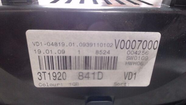 Foto: TACHOEINHEIT eines Skoda Superb 2.0 TDI PD