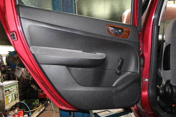 Foto: TÜR HINTEN LINKS eines Peugeot 307 110 Automatik GL
