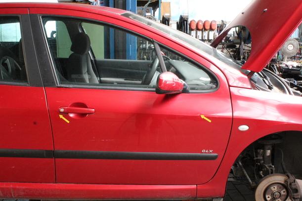 Foto: TÜR VORN RECHTS (4/5-Türer) eines Peugeot 307 110 Automatik GL