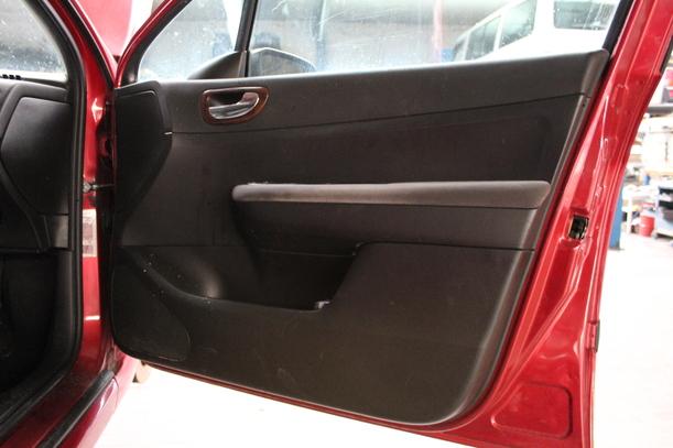 Foto: TÜR VORN RECHTS (4/5-Türer) eines Peugeot 307 110 Automatik GL