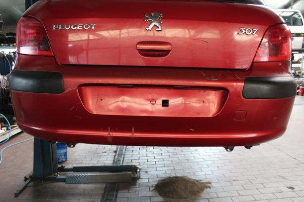 Foto: STOSSFÄNGER / STOßSTANGE HINTEN eines Peugeot 307 110 Automatik GL