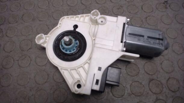 Foto: FENSTERHEBERMOTOR VORN LINKS eines Skoda Superb 2.0 TDI PD GL