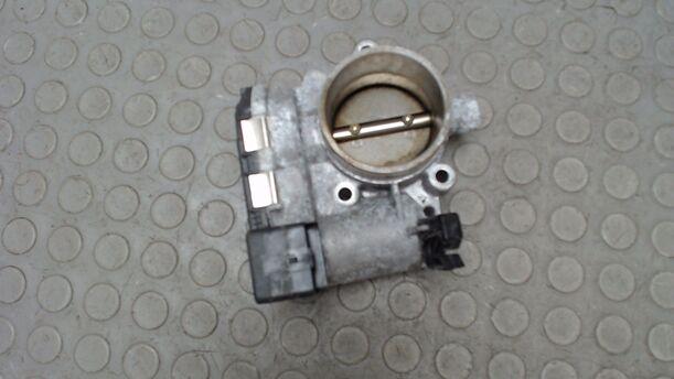 Foto: DROSSELKLAPPENSTUTZEN  BOSCH eines Peugeot 307 110 Automatik GL