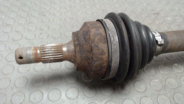 Foto: ANTRIEBSWELLE VORN LINKS ( AUTOMATIK ) eines Peugeot 307 110 Automatik