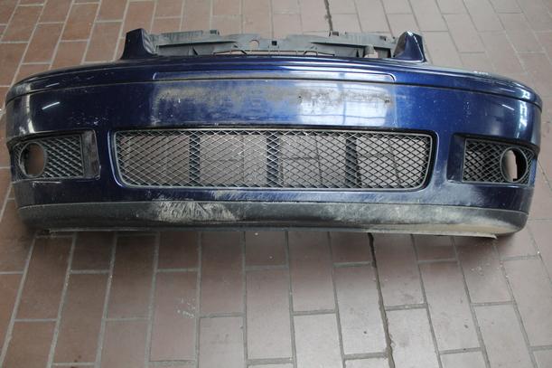 Foto: STOSSFÄNGER / STOßSTANGE VORN ( 6N2 ) eines VW Polo Highline