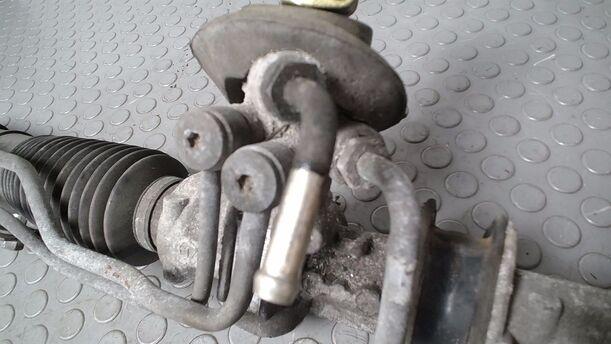 Foto: SERVOLENKUNG eines Opel Calibra V6 Highline