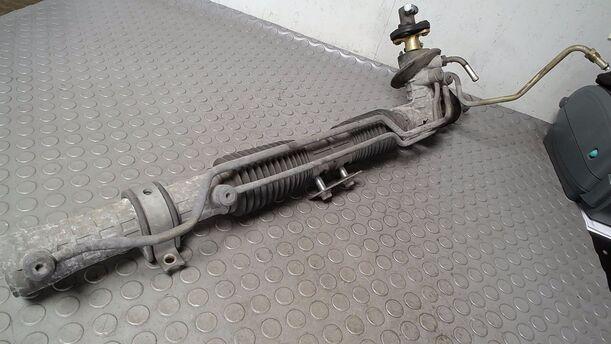 Foto: SERVOLENKUNG eines Opel Calibra V6 Highline