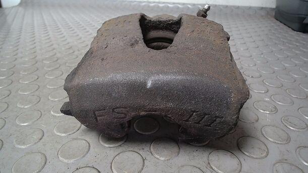 Foto: BREMSSATTEL VORN LINKS ( ATE ) eines VW Golf 1.4 GL