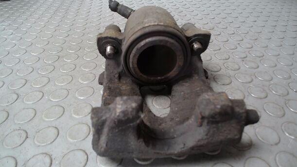 Foto: BREMSSATTEL VORN LINKS ( ATE ) eines VW Golf 1.4 GL