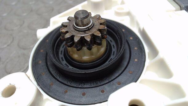 Foto: FENSTERHEBERMOTOR HINTEN LINKS eines Ford Focus Turnier 1.6 Ti-VCT