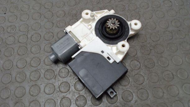 Foto: FENSTERHEBERMOTOR HINTEN RECHTS eines Ford Focus Turnier 1.6 Ti-VCT