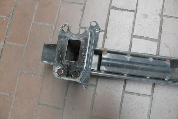 Foto: VERSTÄRKUNG VORN eines VW Fox 1.2