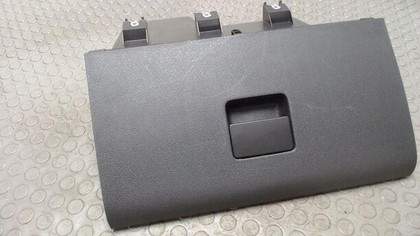 Foto: HANDSCHUHFACH eines VW Fox 1.2 LS