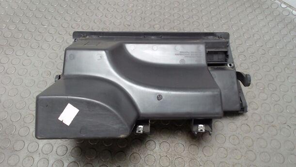 Foto: HANDSCHUHFACH eines VW Fox 1.2 LS