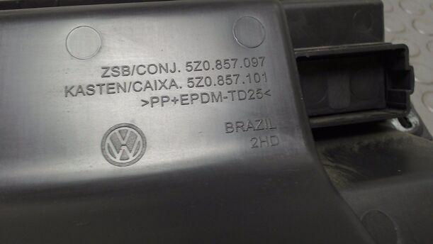 Foto: HANDSCHUHFACH eines VW Fox 1.2 LS
