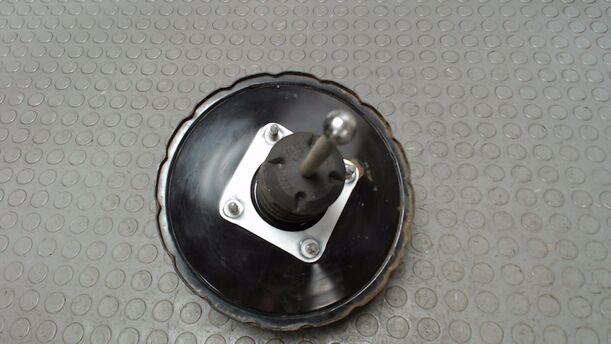 Foto: BREMSKRAFTVERSTÄRKER eines VW Fox 1.2 LS