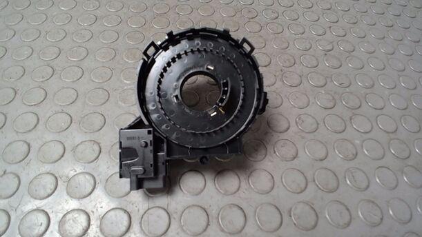 Foto: WICKELFEDER/ SCHLEIFRING/ LESESPULE eines VW Golf 1.4 Jeans