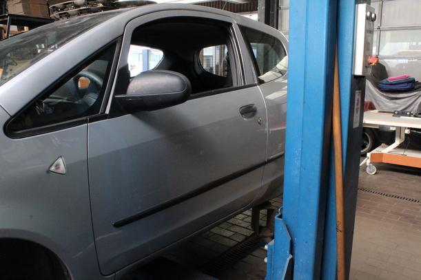 Foto: TÜR VORN LINKS ( 3 TÜRER bis 2008 ) eines Mitsubishi Colt CZ3 1.3 Jeans