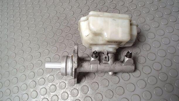Foto: HAUPTBREMSZYLINDER eines VW Golf 1.4 Jeans