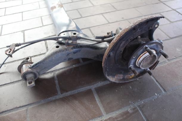 Foto: HINTERACHSE eines Mitsubishi Colt CZ3 1.3 Jeans